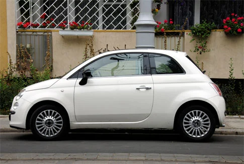 weißer Fiat 500 – Beispiel für Gebrauchtwagenankauf Puchheim
